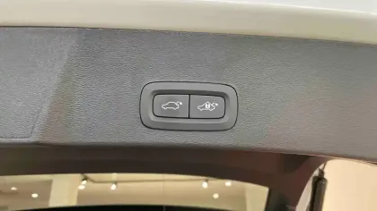 Photo 10 Volvo Xc40  T4 Recharge 129+82 ch DCT7