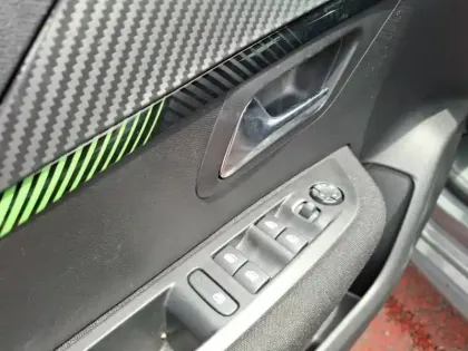 Photo 14 Peugeot 208  PureTech 100 S&S BVM6