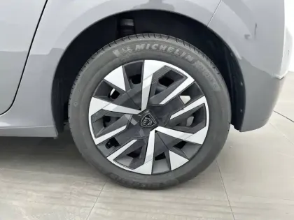 Photo 40 Peugeot 208  PureTech 100 S&S BVM6