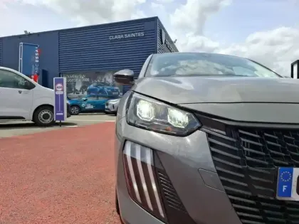 Photo 15 Peugeot 208  PureTech 100 S&S BVM6