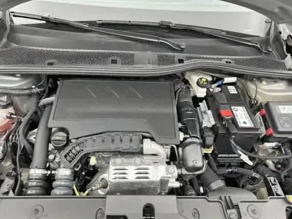 Photo 51 Peugeot 208  PureTech 100 S&S BVM6