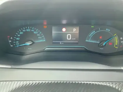 Photo 9 Peugeot 2008  Hybrid 110 e-DCS6