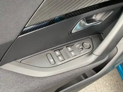 Photo 25 Peugeot 2008  Hybrid 110 e-DCS6
