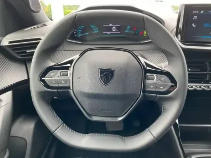 Photo 8 Peugeot 2008  Hybrid 110 e-DCS6