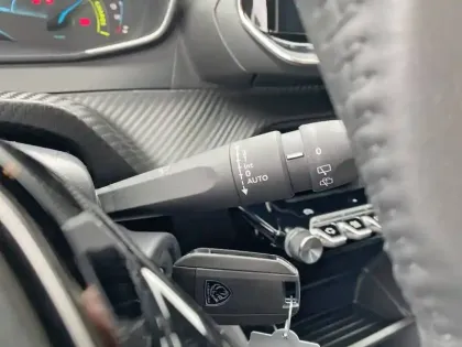 Photo 23 Peugeot 2008  Hybrid 110 e-DCS6