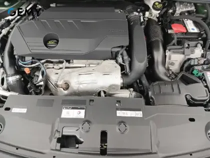 Photo 32 Peugeot 308  PHEV 180 e-EAT8