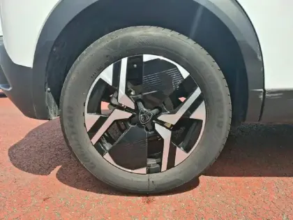 Photo 12 Peugeot 2008  PureTech 130 S&S EAT8
