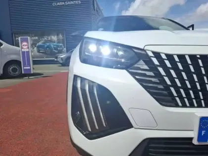 Photo 15 Peugeot 2008  PureTech 130 S&S EAT8