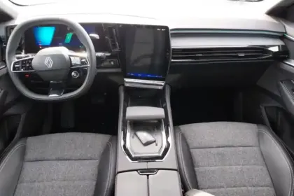 Photo 8 Renault Espace  E-Tech full hybrid 200 GSR2