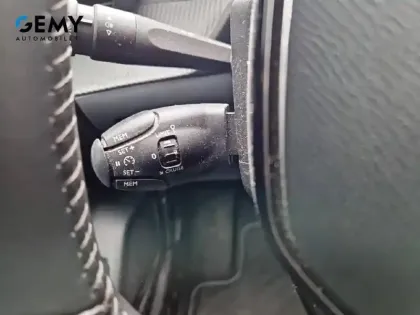 Photo 16 Peugeot 208  Electrique 50 kWh 136ch