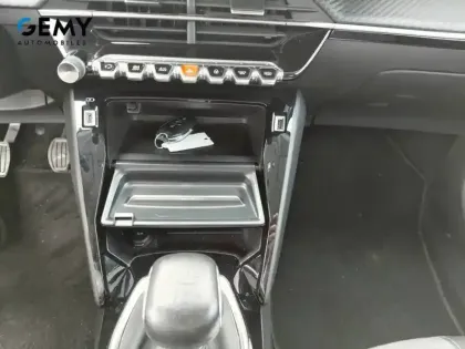 Photo 15 Peugeot 2008  PureTech 100 S&S BVM6
