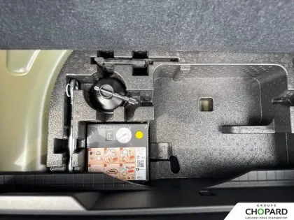 Photo 24 Peugeot 2008  Electrique 54 kWh 156 ch