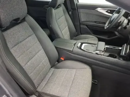 Photo 8 Renault Espace  E-Tech full hybrid 200 GSR2