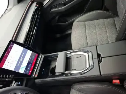 Photo 33 Renault Espace  E-Tech full hybrid 200 GSR2