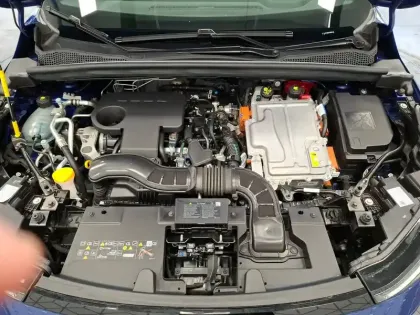 Photo 18 Renault Captur  E-Tech full hybrid 145 ch