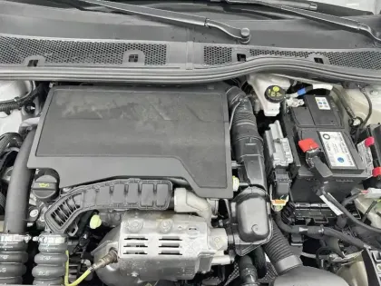 Photo 24 Peugeot 208  100 S&S BVM6
