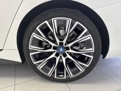 Photo 13 BMW I4  eDrive40 340 ch BVA