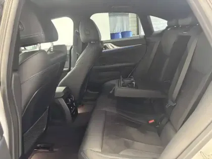 Photo 11 BMW I4  eDrive40 340 ch BVA