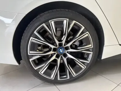 Photo 14 BMW I4  eDrive40 340 ch BVA