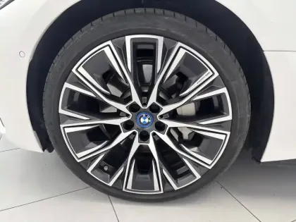 Photo 12 BMW I4  eDrive40 340 ch BVA