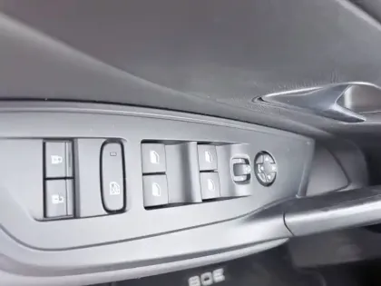 Photo 38 Peugeot 308  SW PureTech 130ch S&S BVM6