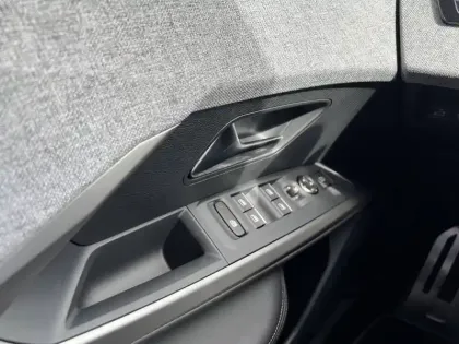 Photo 20 Peugeot 5008  Hybrid 145 ch e-DCS6