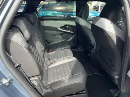 Photo 9 Peugeot 5008  Hybrid 145 ch e-DCS6