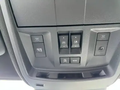Photo 23 Peugeot 5008  Hybrid 145 ch e-DCS6