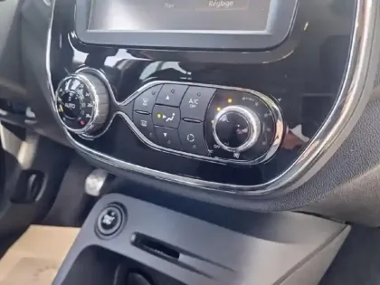 Photo 12 Renault Captur  dCi 90 Energy eco² E6 Intens