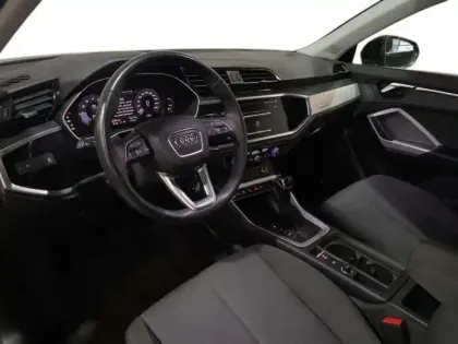 Photo 8 Audi Q3 35 TFSI 150 ch S tronic 7 Design