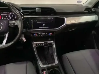 Photo 9 Audi Q3 35 TFSI 150 ch S tronic 7 Design