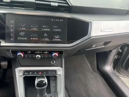 Photo 9 Audi Q3 35 TFSI 150 ch S tronic 7 Design