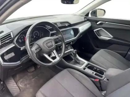 Photo 8 Audi Q3 35 TFSI 150 ch S tronic 7 Design