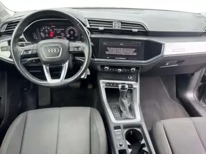 Photo 7 Audi Q3 35 TFSI 150 ch S tronic 7 Design