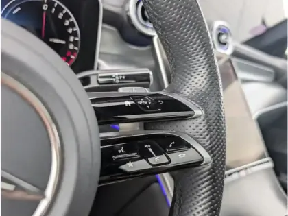 Photo 13 Mercedes GLC 300 e  Hybrid EQ 4MATIC