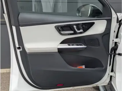Photo 15 Mercedes GLC 300 e  Hybrid EQ 4MATIC