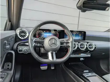 Photo 11 Mercedes Classe A 180 D BERLINE