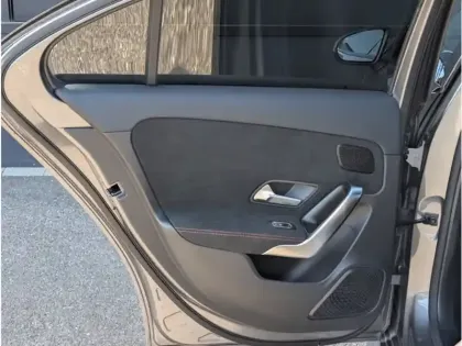 Photo 17 Mercedes Classe A 180 D BERLINE