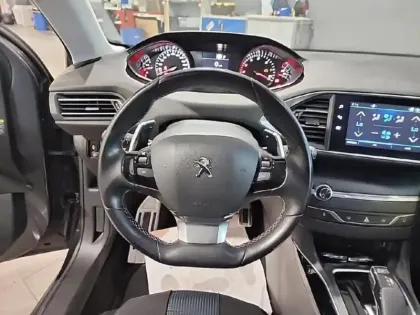 Photo 9 Peugeot 308  1.5 BlueHDi 130ch S&S Active EAT8