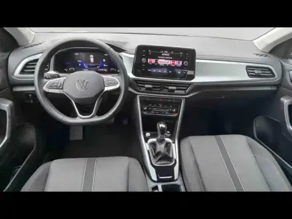 Photo 11 Volkswagen T-roc  1.5 TSI Evo2 150ch VW Edition DSG7