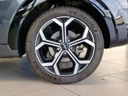 Photo 8 Kia Niro  1.6 GDi 129ch HEV Premium DCT6