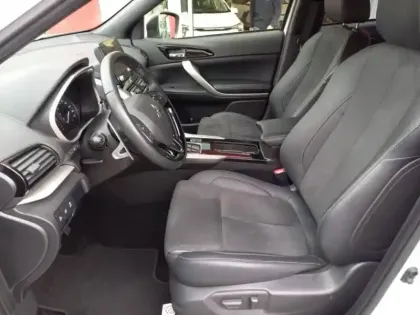 Photo 9 Mitsubishi Eclipse  Cross 2.4 MIVEC PHEV 188ch Business 4WD