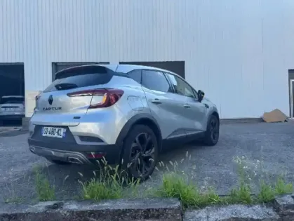 Photo 5 Renault Captur  1.6 E-Tech hybride 145ch Engineered