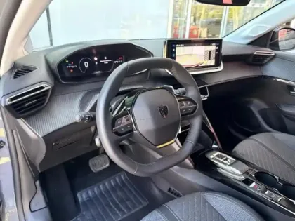 Photo 10 Peugeot 208  1.2 Hybrid 110ch Allure e-DCS6
