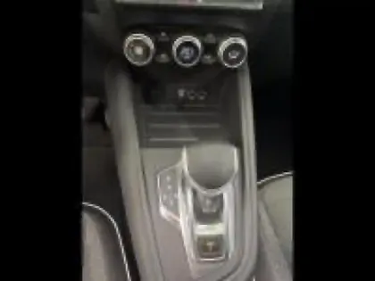 Photo 11 Renault Captur  1.6 E-Tech hybride rechargeable 160ch Intens -21