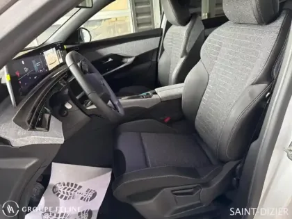 Photo 8 Peugeot 3008  1.2 Hybrid 145ch Allure e-DCS6