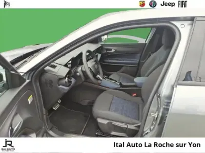Photo 8 Alfa Romeo Junior  Elettrica 156ch 54kWh Sprint