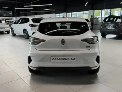 Photo 5 Renault Clio  1.6 E-Tech 145ch full hybrid Evolution - 24