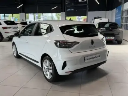 Photo 6 Renault Clio  1.6 E-Tech 145ch full hybrid Evolution - 24