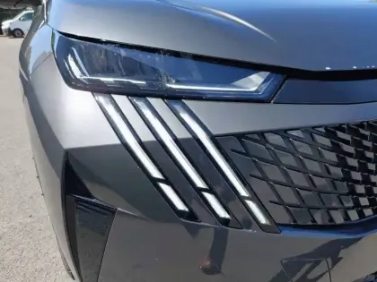 Photo 15 Peugeot 3008  Hybrid 145 e-DCS6